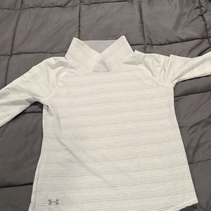 Under Armour Large Womens top w/ thumbholes